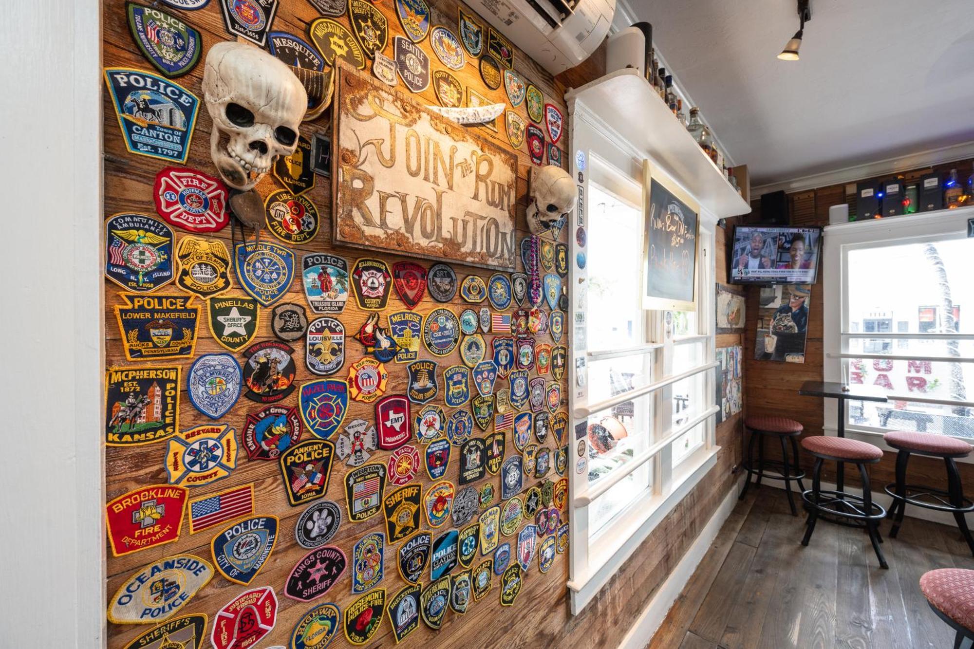The Speakeasy Inn And Rum Bar Кей Уест Екстериор снимка