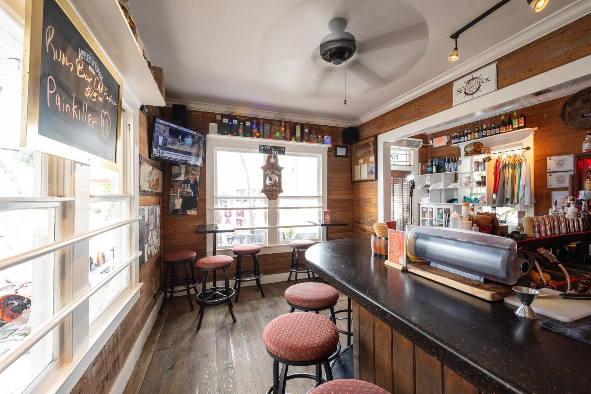 The Speakeasy Inn And Rum Bar Кей Уест Екстериор снимка